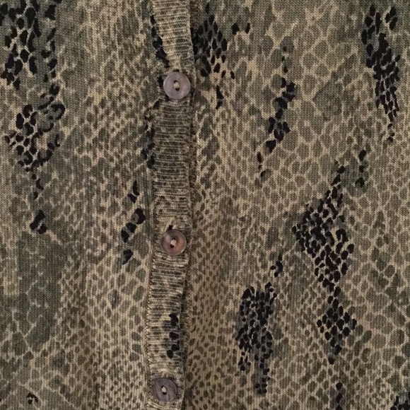 LIZ CLAIBORNE 100% Silk lightweight long sleeve cardigan - size S - Picture 3 of 3